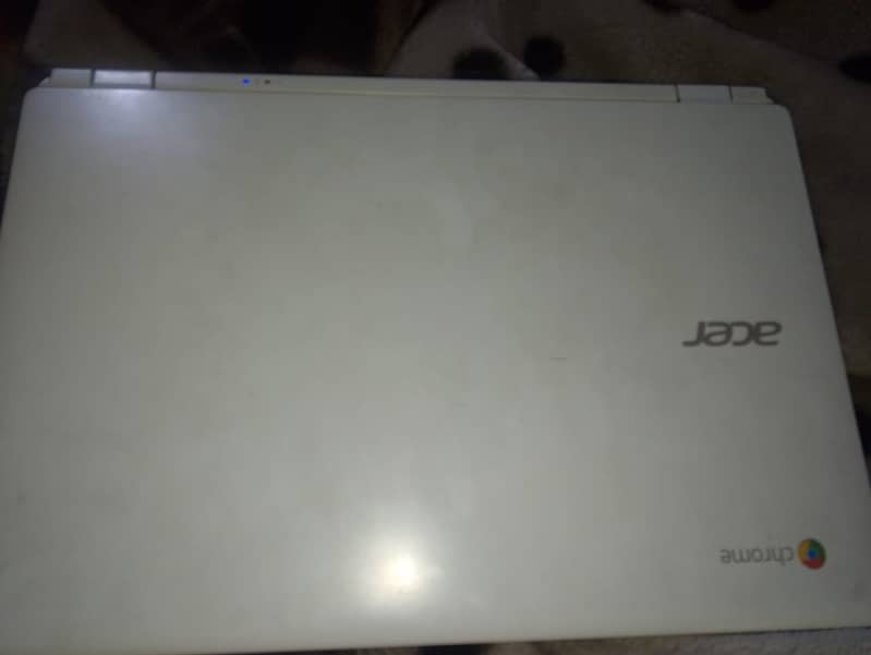 64 Gb Chromebook touch screen argent sale 10/10 condition 3