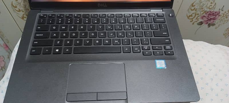 Dell 5400 I5 8th generation 1