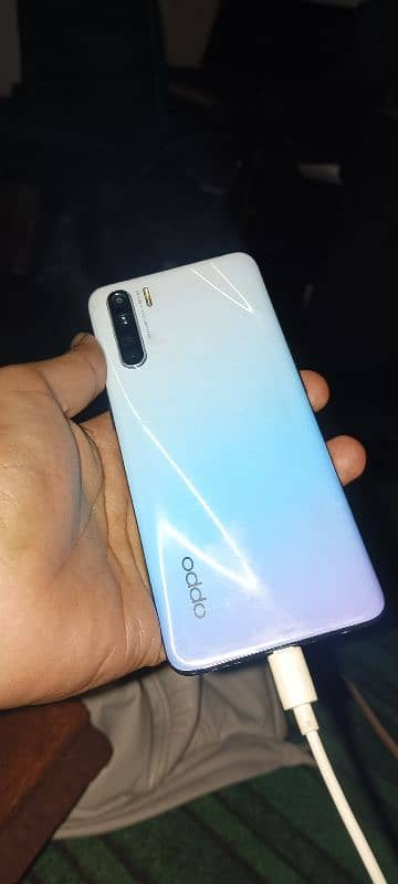 Oppo f15 8/128 original IMEI 5