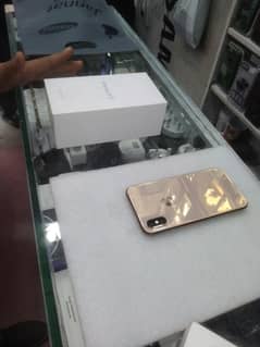 iphone xs with box condition 9by 10