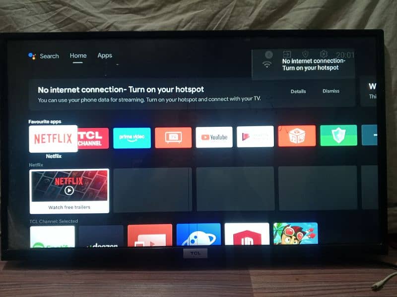 TCL 32 inch full Smart LCD with original remote 0