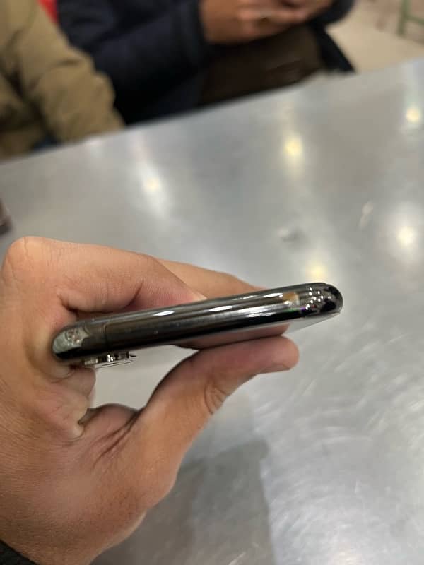 iPhone xs non PTA 4