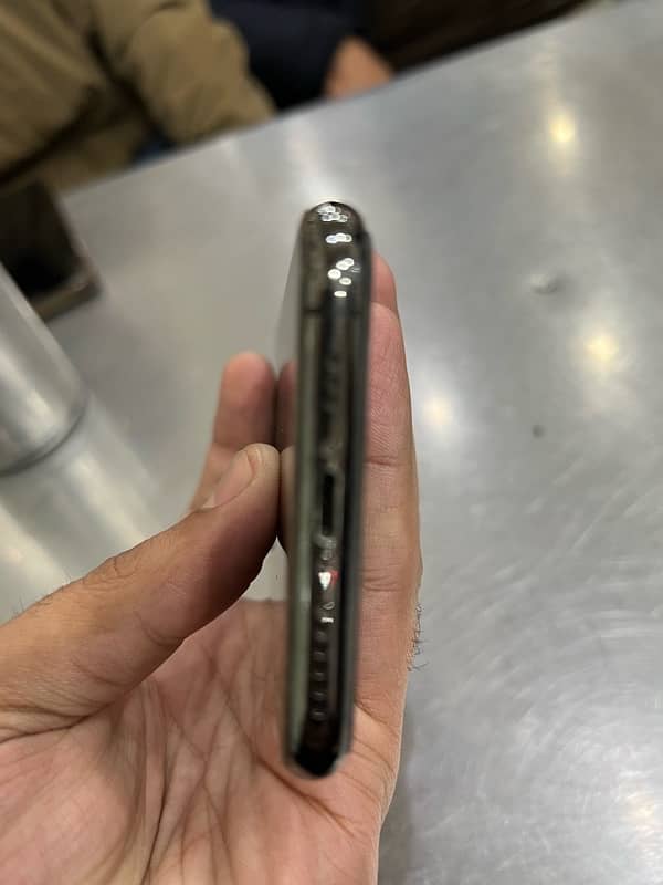 iPhone xs non PTA 5