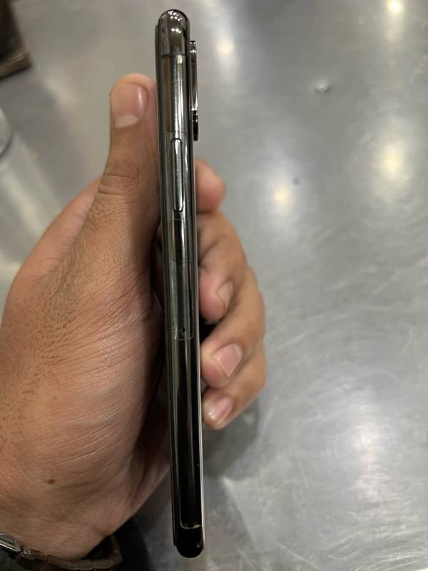 iPhone xs non PTA 6