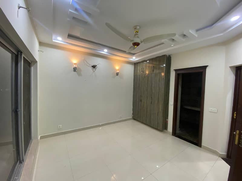 Beautiful 10 Marla 4 Bed Double Story House For Rent At Prime Location of Divine Gardens Airport Road Lahore Cantt ( Gass Available) 14