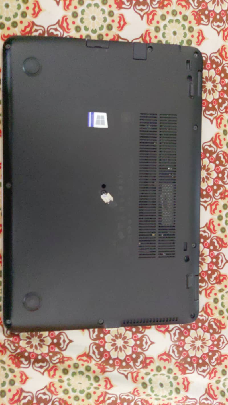 HP elite book 840 G4 9/10 condition 1