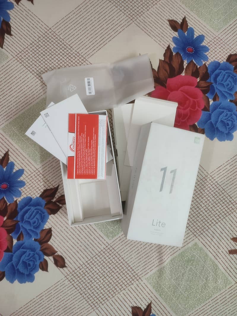 Xiaomi Mi 11 Lite 1