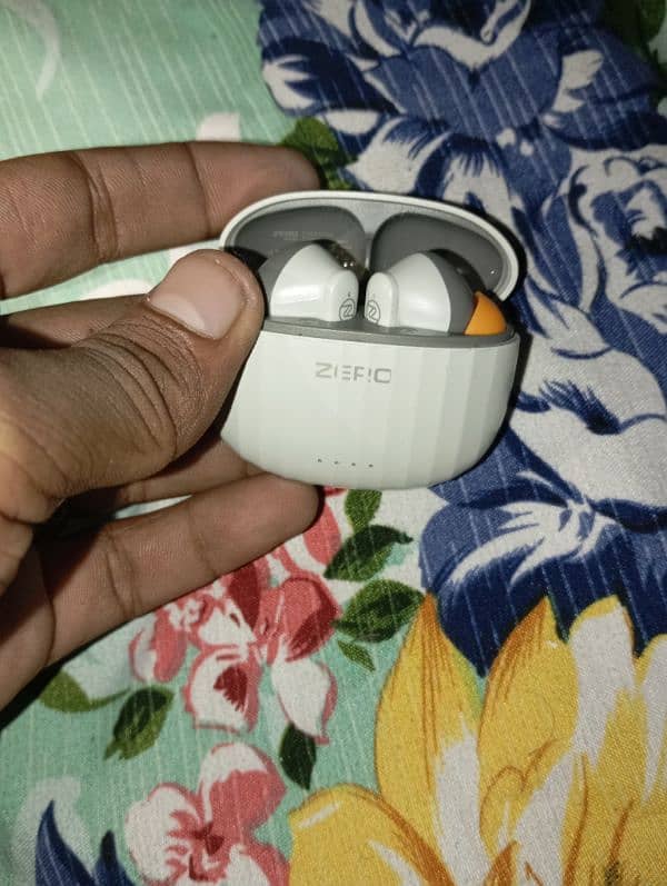 zero earbuds good quality ha 03244861874 2