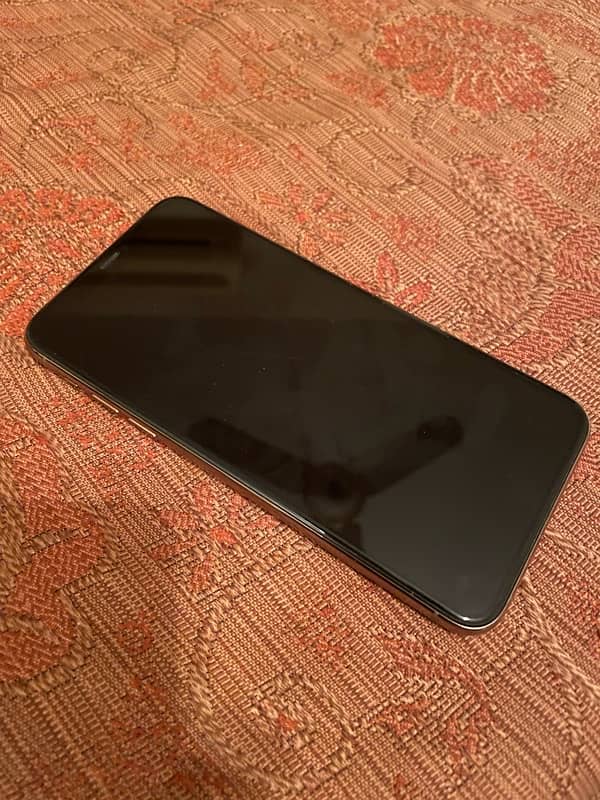 iPhone 11 pro max 6