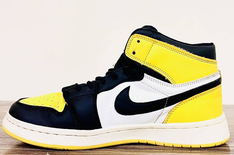 Nike Air Jordan 1 mid yellow toe black 1