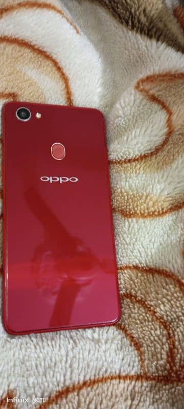 Oppo F7 with original charger 8