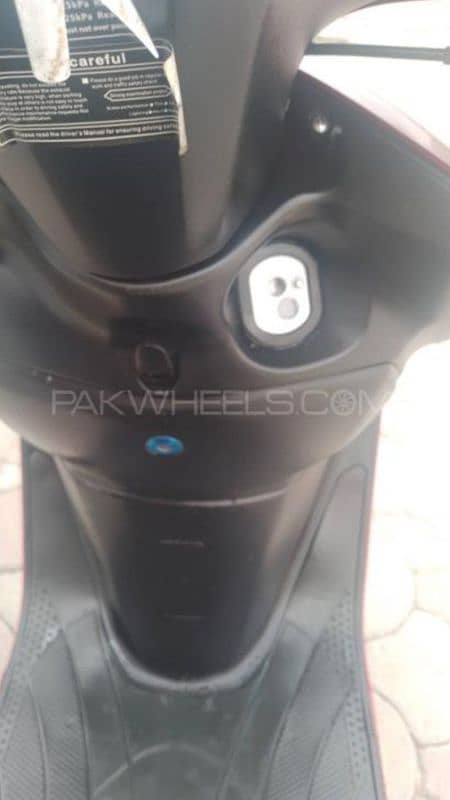 united 100cc self start petrol scooty 2022 7