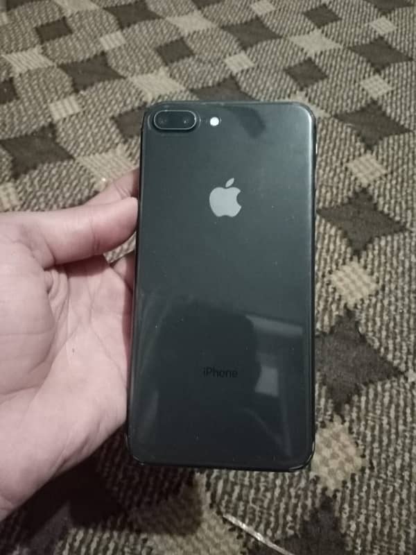 iPhone 8 Plus 128 /33000 2