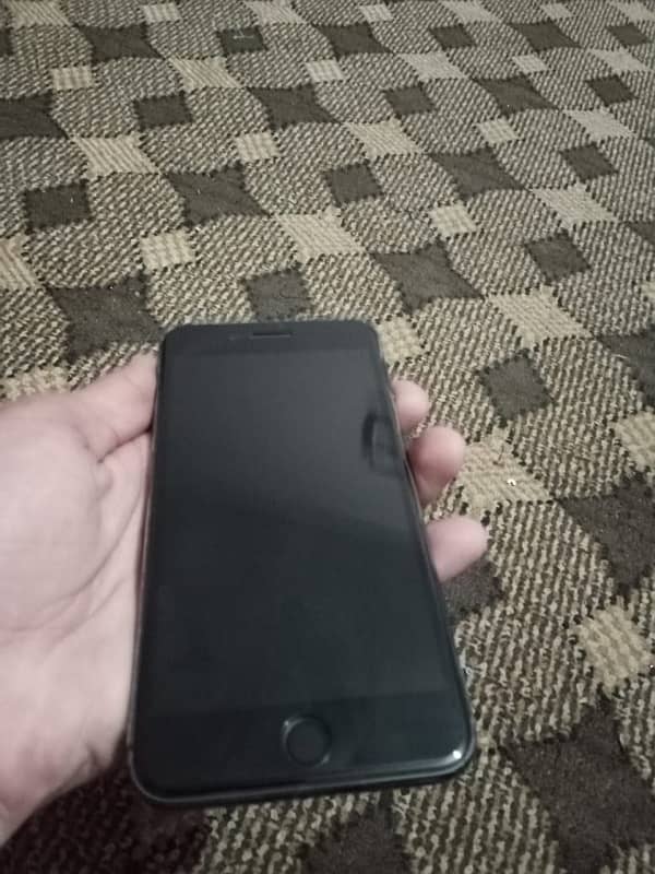 iPhone 8 Plus 128 /33000 3