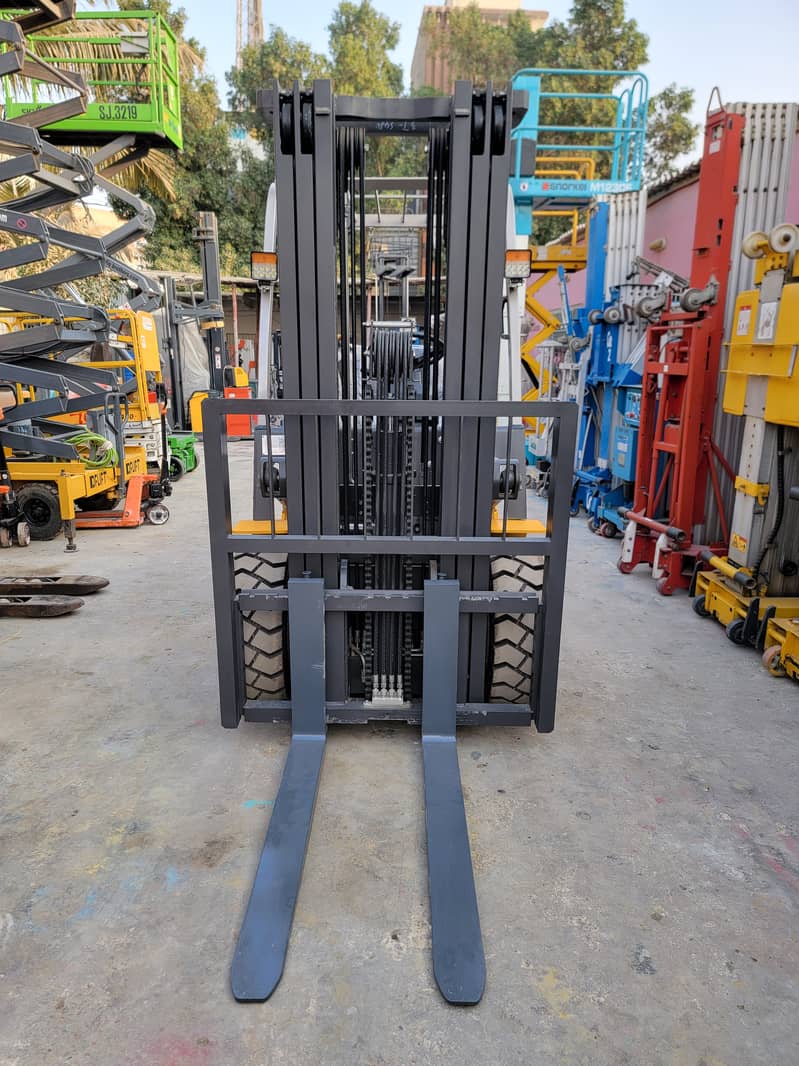 ZoomLion 3 Ton Fork Lifters, Forklifts, Lifters, Stackers, Reach Truck 10