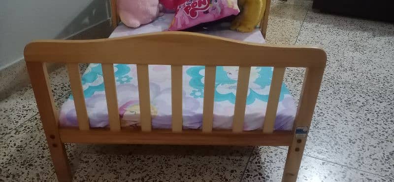 kids bed with mattress 1 to 7 year bilkul new condition hai 6