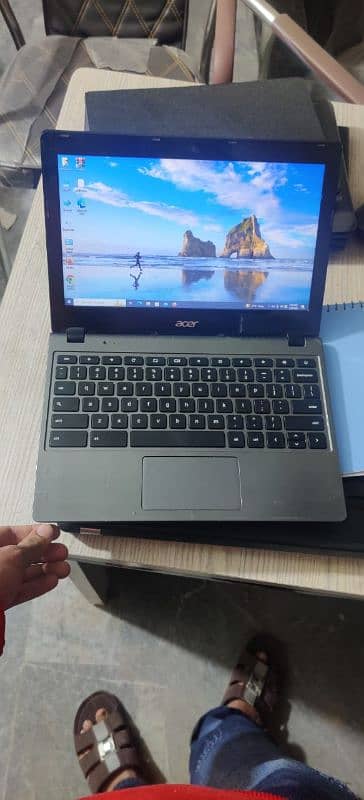 Acer 4gb 128gb chromebook or laptop c720 0