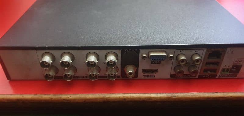 DVR 8 channel original condition 1