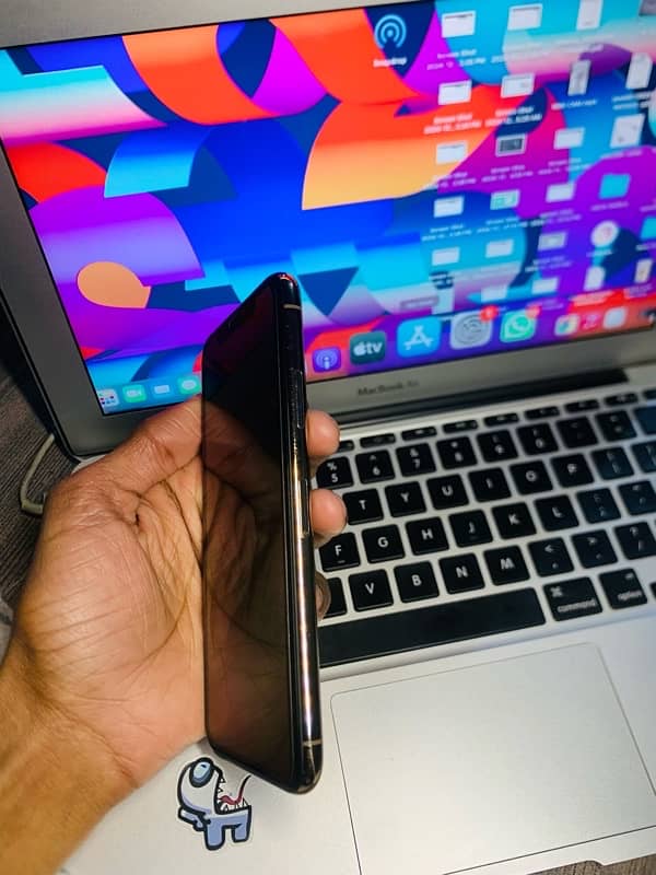 iPhone XS Gold 64GB Pta Approved 4