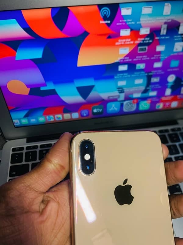 iPhone XS Gold 64GB Pta Approved 5