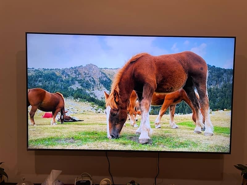 Samsung 55 inch TU7000 LED 2