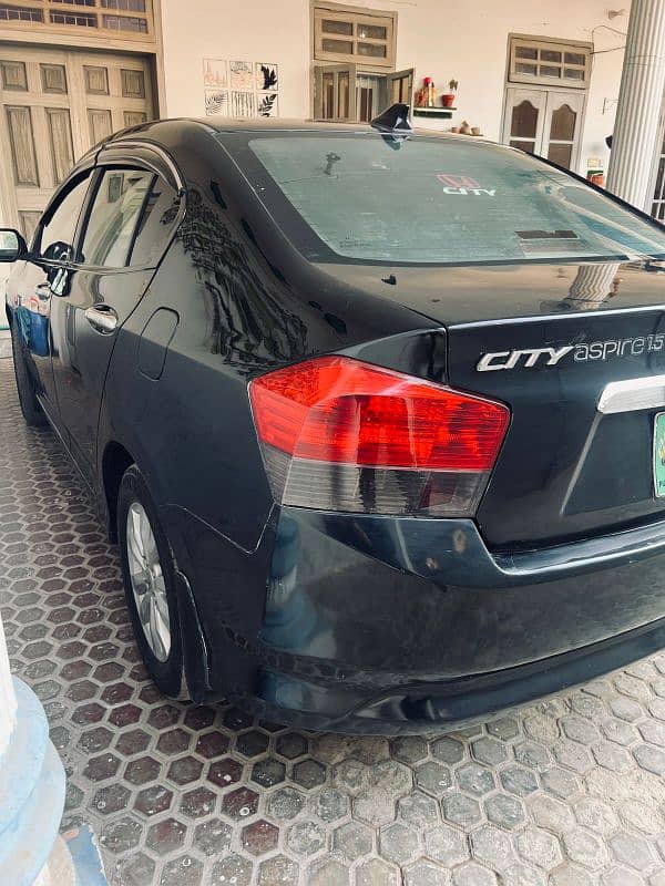 Honda City Aspire manual 1.5 2013 modal Lahore register 3