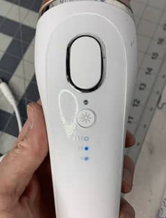 BRAUN IPL LEASER HAIR REMOVER