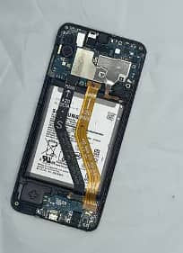 Samsung Mobile A20 (Damage) and Iphone 6s (Dead) 4