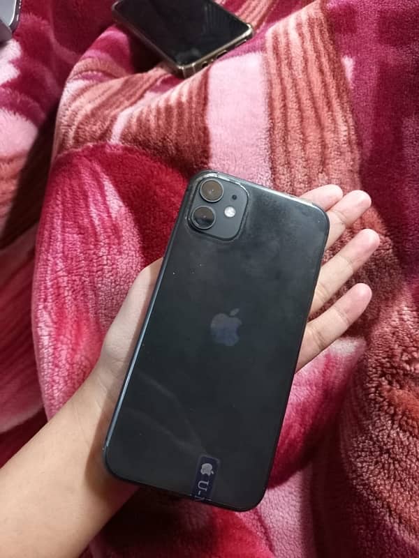 Iphone 11, 10/10 condition, Battery Health-94 4