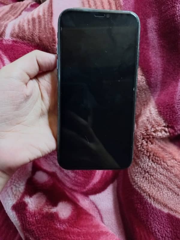 Iphone 11, 10/10 condition, Battery Health-94 5