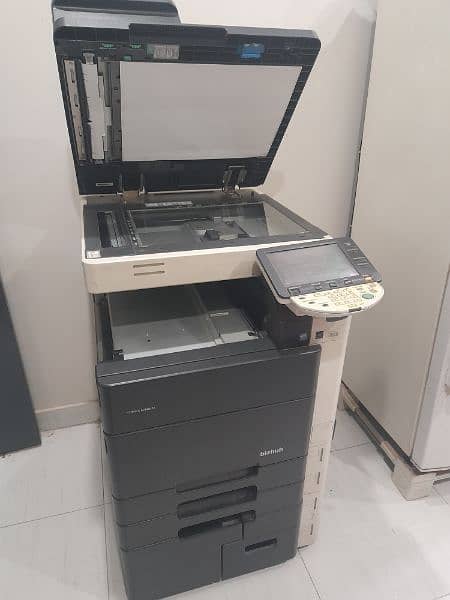 Konica Minolta Biz hub C452 2