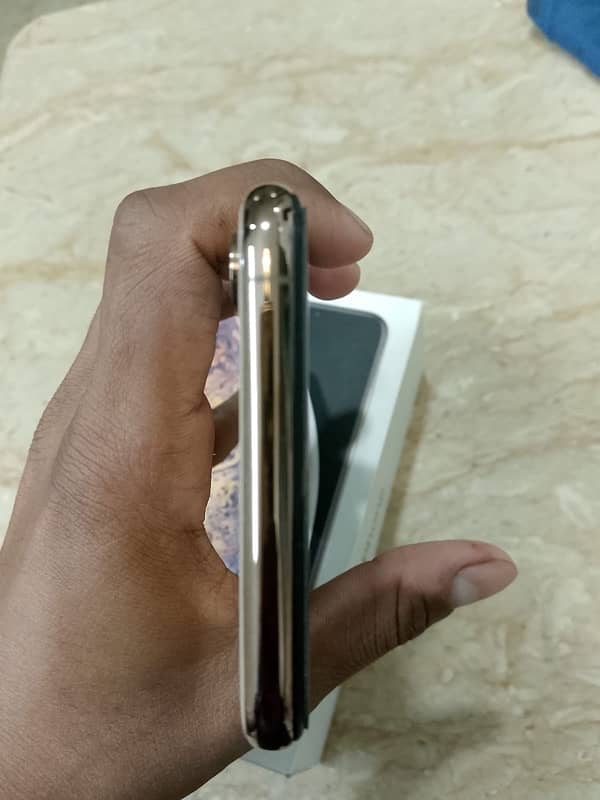 iPhone xsmax all ok Pta all sim working 4