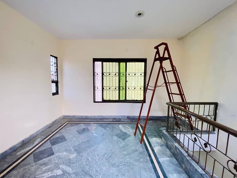 1.5 Marla Triple Storey House For Sale in Samanabad Lahore 24