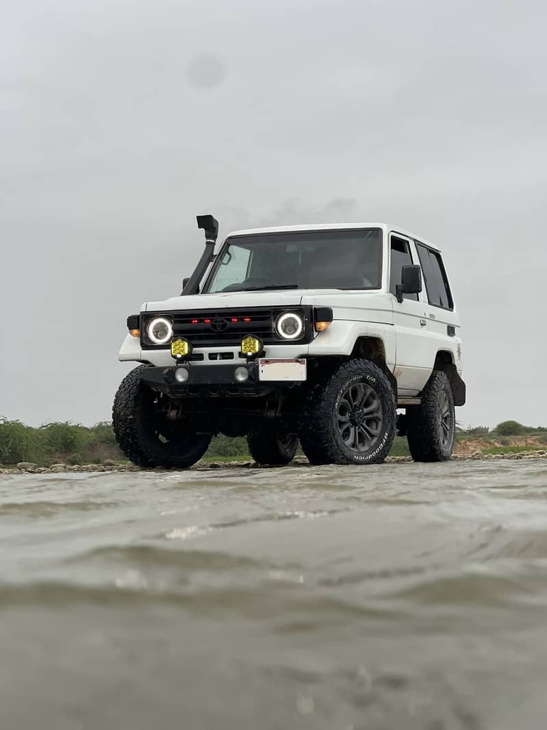 Toyota Land Cruiser RKR 1989 3