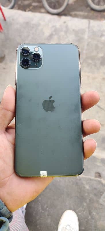 I phone 11 pro max 64 GB 0