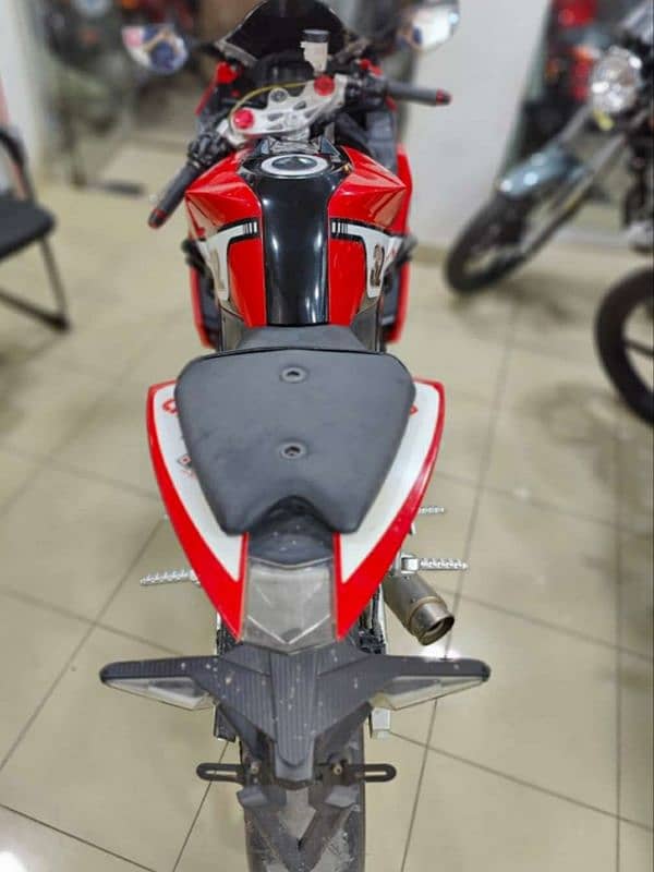 ycr 400cc . efi 14