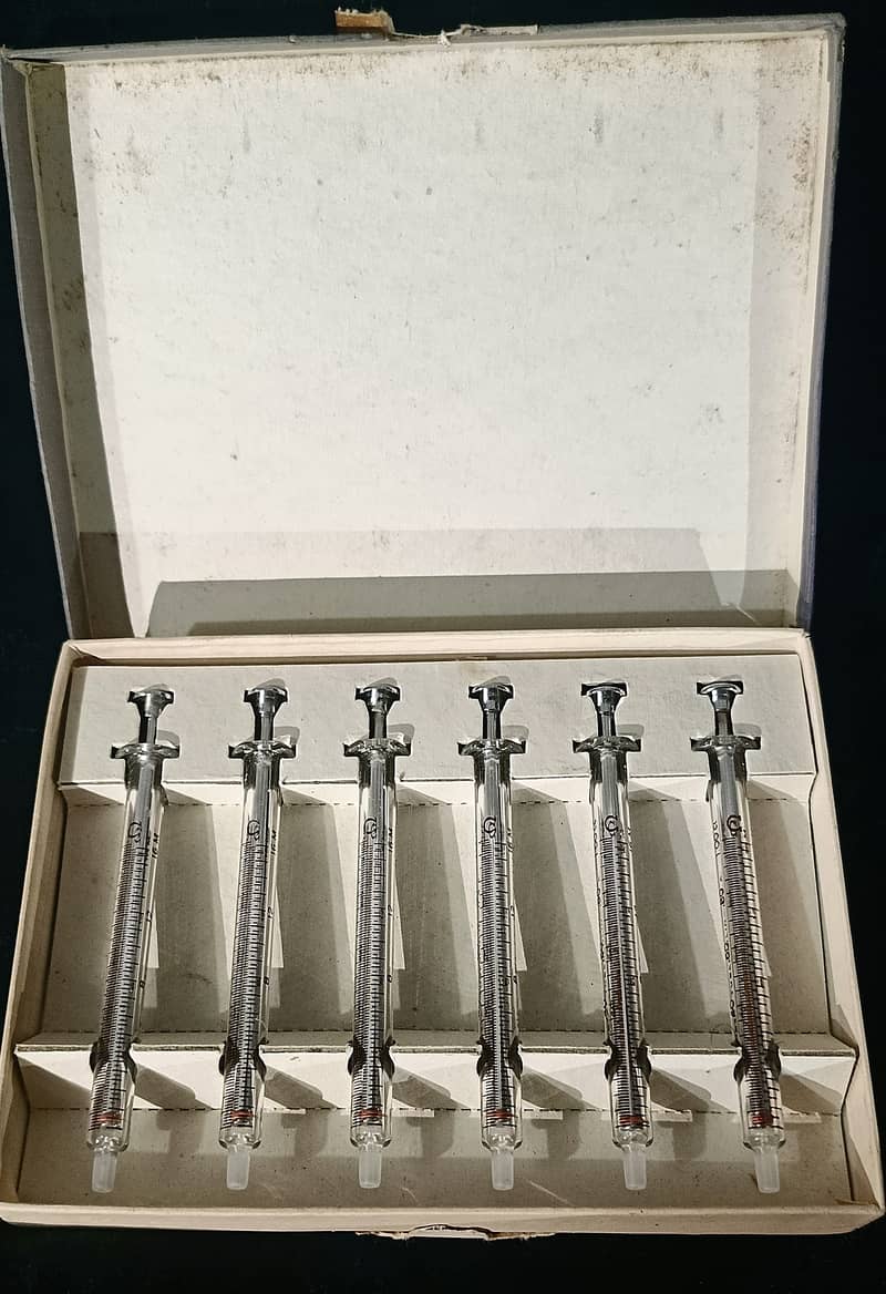 Vintage Glass Syringes Made in 1945-65 in Itlay Soviet Union (UNICEF) 3