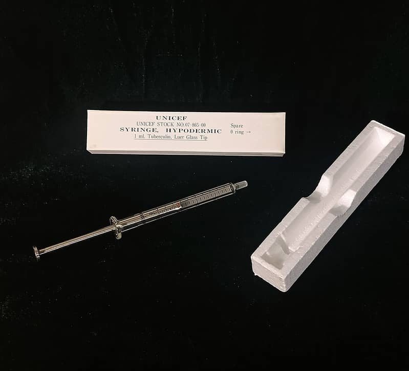 Vintage Glass Syringes Made in 1945-65 in Itlay Soviet Union (UNICEF) 4