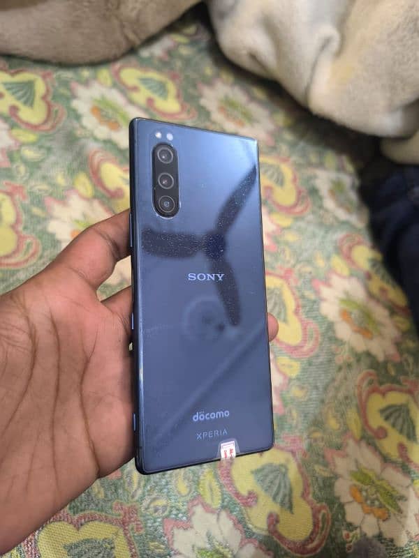 Sony Xperia 5 0