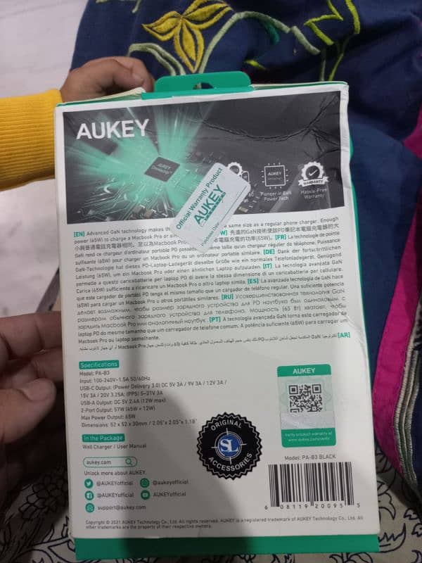 Aukey 65 watt Fast Charger 1