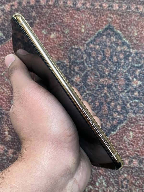 IPhone 11pro Max Nonpta (lush con. )(sim time ava)WhatsApp(03274117805) 9