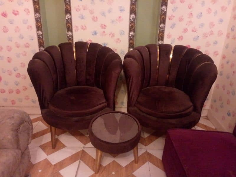 Coffee chair and table for sale 0