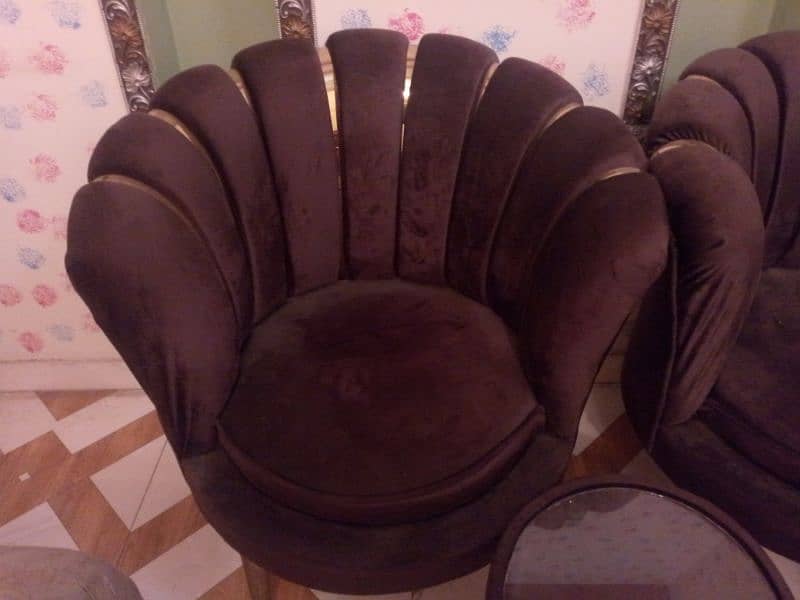 Coffee chair and table for sale 1