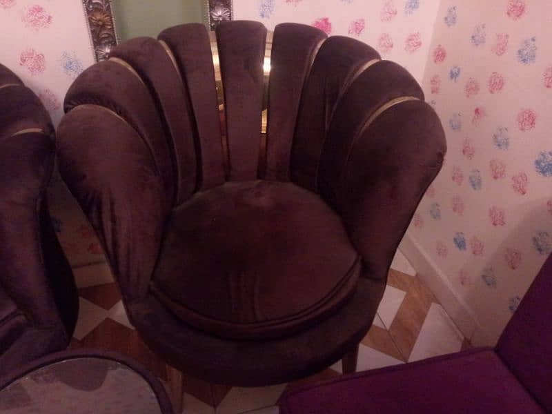 Coffee chair and table for sale 2