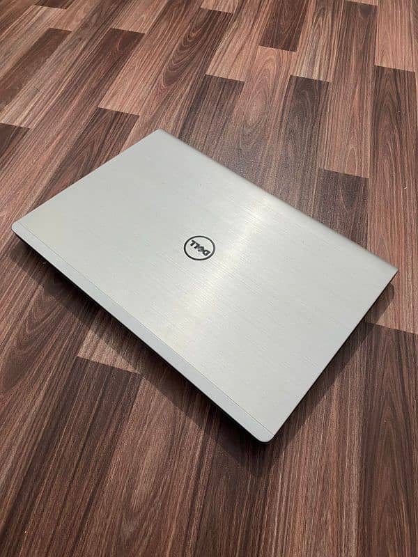 Dell Inspiron 5749 3