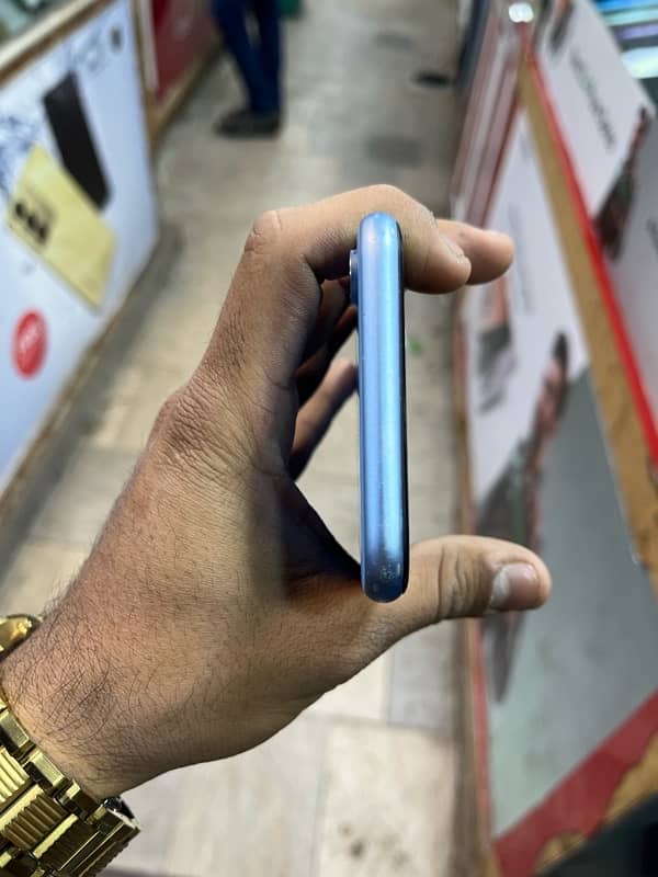 iphone xr non pta factory unlock face id faild bettery change all ok 4