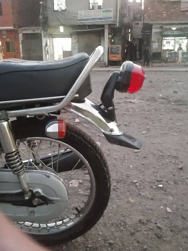 Honda Cg125 15 model 03707347973 3