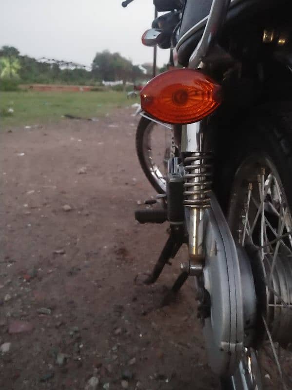 Honda Cg125 15 model 03707347973 4