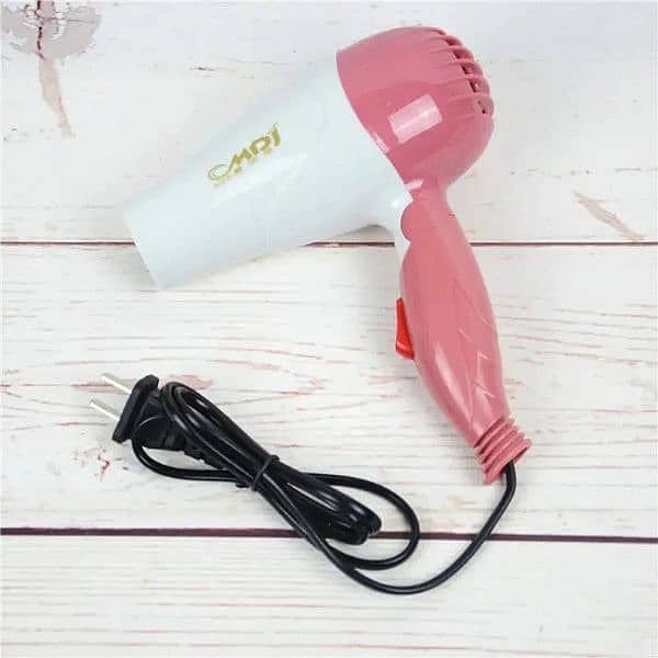 FOLDING HANDLE HAIR DRYER 1