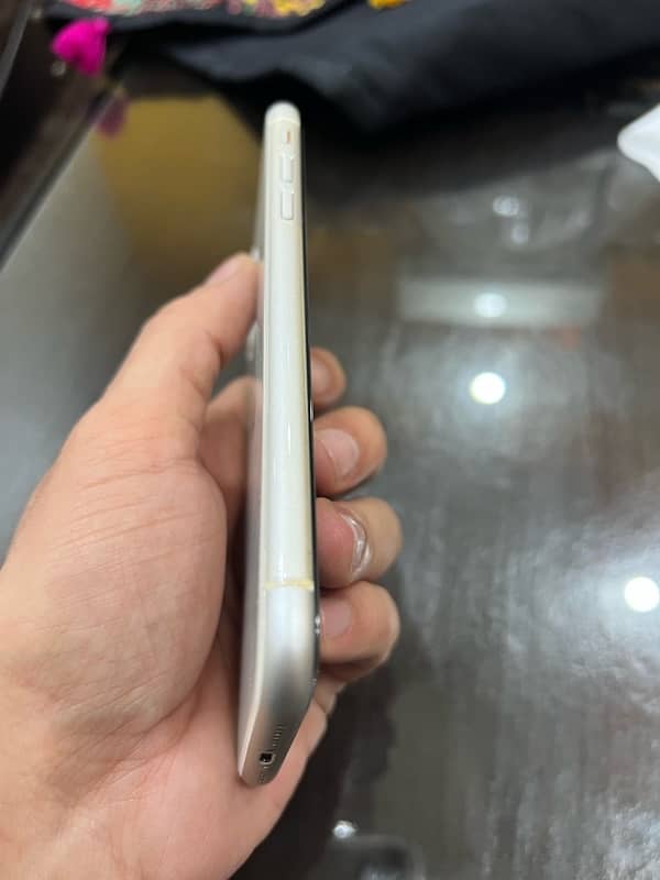 iPhone 11 128GB PTA Approved 4